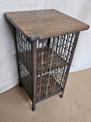 Chevet - guéridon en fer forgé et teck