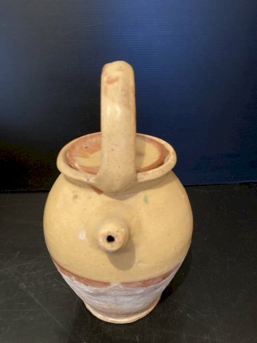 chevrette gargoulette cruche terre vernisée jaune art populaire numérotée 2