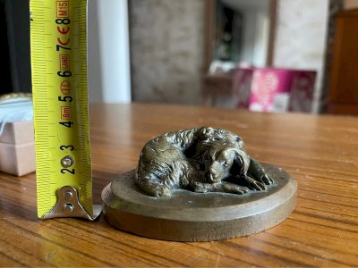 Chien en bronze