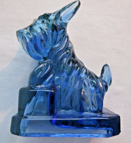 Chien Fox Terrier WESTIE Art Déco en verre bleu, figurine, réagit aux UV
