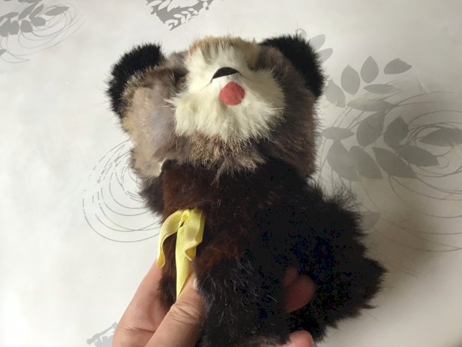 CHIEN VINTAGE FOURRURE qui bouge la tête  plage arrière de voiture