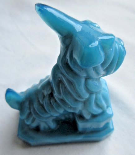 Chien WESTIE Art Déco en opaline bleue, figurine, objet de vitrine