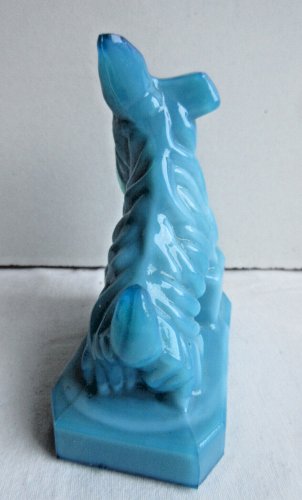 Chien WESTIE Art Déco en opaline bleue, figurine, objet de vitrine