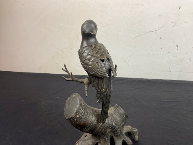 CHINE ANCIENNE BRULE PARFUM SCULPTURE OISEAUX DU PARADIS EN BRONZE .
