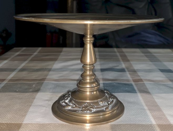 Chine Indochine 1900's petite coupe sur pied en bronze décor d'un dragon