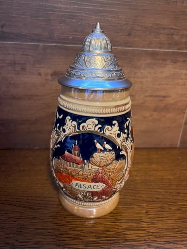 Chope à bière allemande en céramique – Décor ville médiévale – Couvercle étain