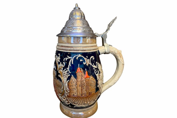Chope à bière allemande en céramique – Décor ville médiévale – Couvercle étain