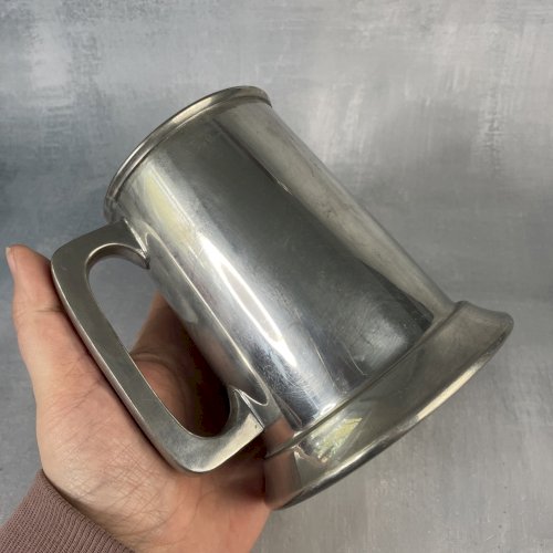 Chope à bière étain Marlboro pewter canada médaillon Inter se nutriti A.M.P.