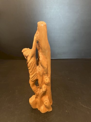 Christ en bois sculpté art populaire  religion dévotion Jésus artisanat