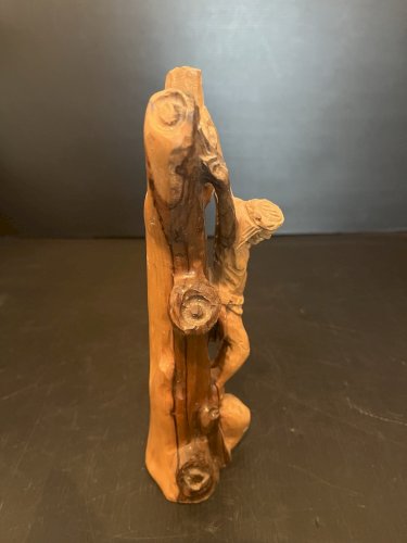 Christ en bois sculpté art populaire  religion dévotion Jésus artisanat