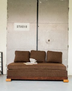 Clara, the high brown bench No. 28