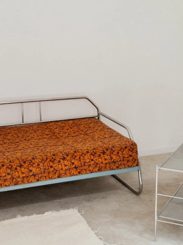 Clara, la grande banquette seventies N°35