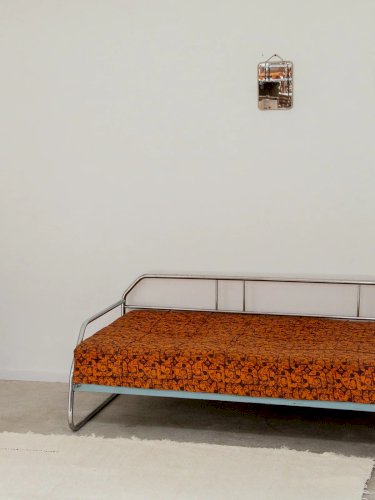 Clara, la grande banquette seventies N°35