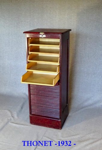 Classeur à rideau, par Thonet 1932