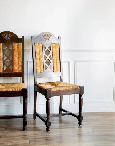 Claude, la chaise à l'assise en cannage N°496