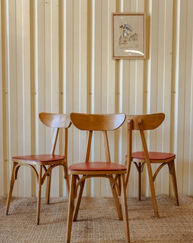 Claude, la chaise bistro en bois et simili cuir rouge N°985