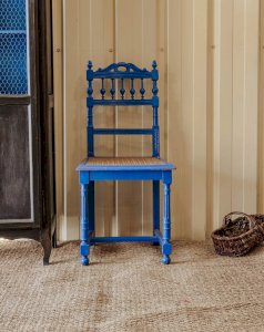 Claude, la chaise bleue en bois N°983