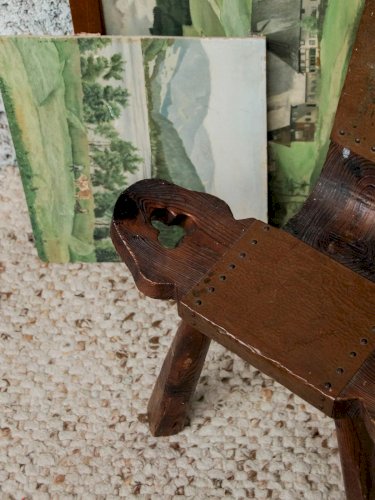 Claude, la chaise brutaliste en bois N°736