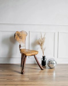 Claude, the brutalist wooden chair N°865