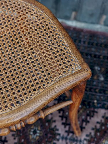 Claude, la chaise cannée en bois N°403