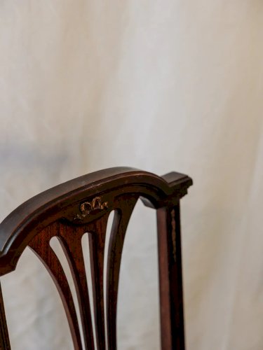 Claude, la chaise cannée en bois N°810