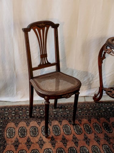 Claude, la chaise cannée en bois N°810