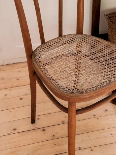 Claude, la chaise cannée N°4