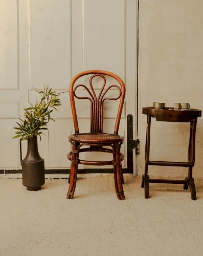 Claude, la chaise cannée N°707