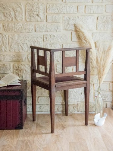 Claude, la chaise d'angle en bois N°828