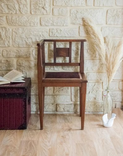 Claude, la chaise d'angle en bois N°828