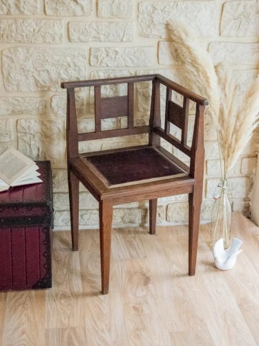 Claude, la chaise d'angle en bois N°828