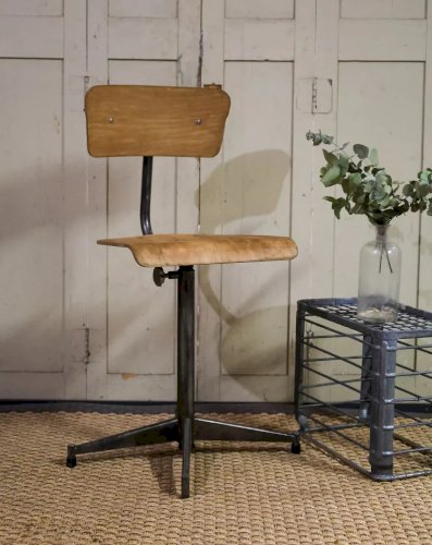 Claude, la chaise d'atelier en métal et bois N°880