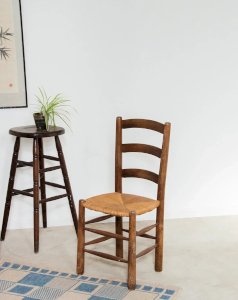 Claude, the wooden and straw chair No. 369