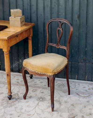 Claude, la chaise en bois et velours N°710