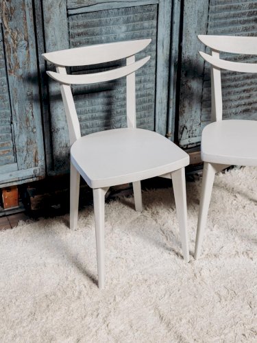 Claude, la chaise en bois N°147