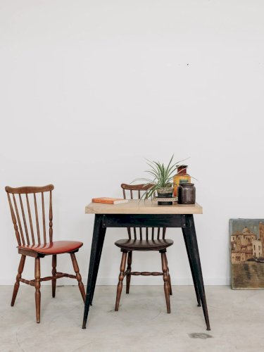 Claude, la chaise en bois N°232