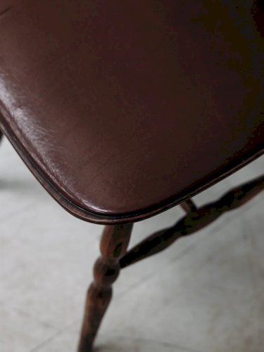 Claude, la chaise en bois N°232