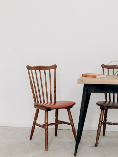 Claude, la chaise en bois N°233