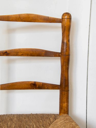 Claude, la chaise en bois N°331