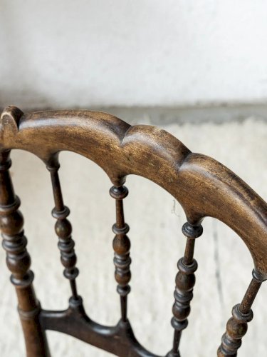 Claude, la chaise en bois N°393