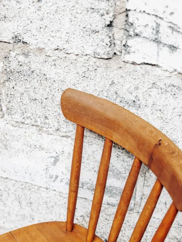 Claude, la chaise en bois N°486