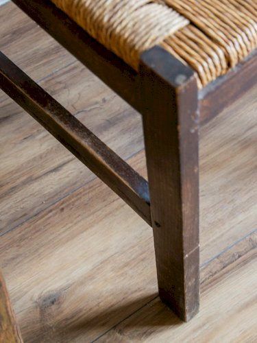 Claude, la chaise en bois N°498