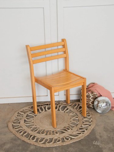 Claude, la chaise en bois N°582