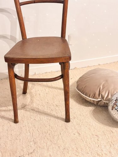 Claude, la chaise en bois N°617