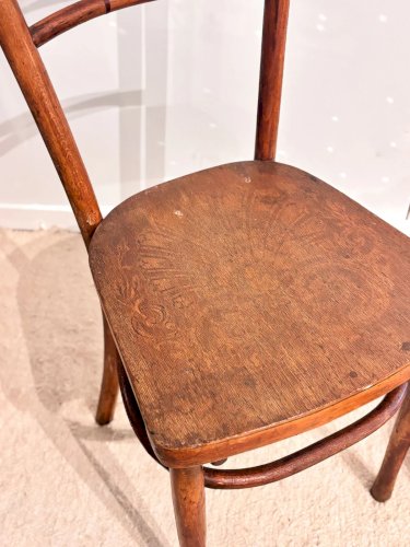 Claude, la chaise en bois N°617