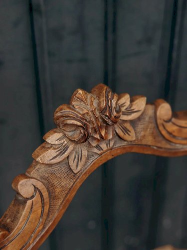 Claude, la chaise en bois N°647