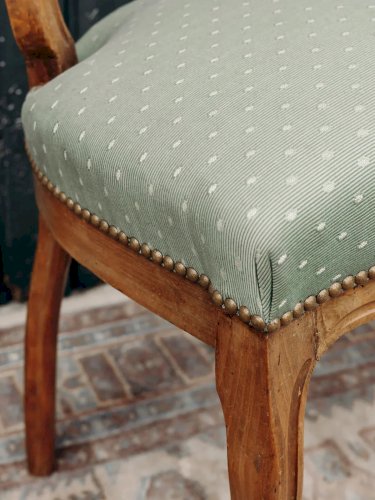 Claude, la chaise en bois N°647