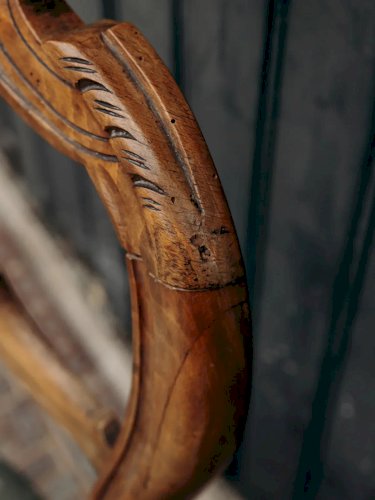 Claude, la chaise en bois N°647