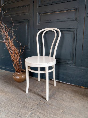 Claude, la chaise en bois N°669