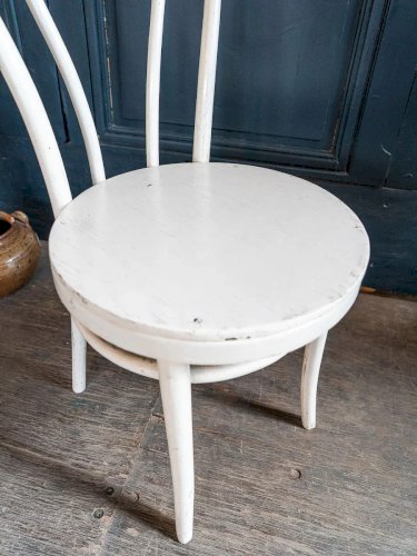 Claude, la chaise en bois N°669